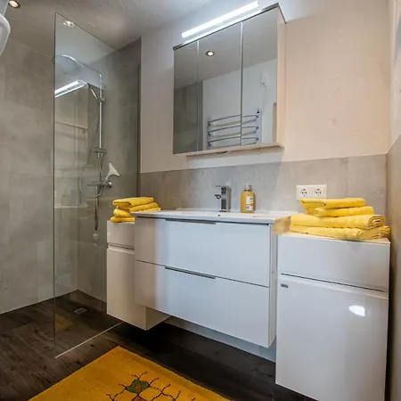Beverly Hills Apartment
